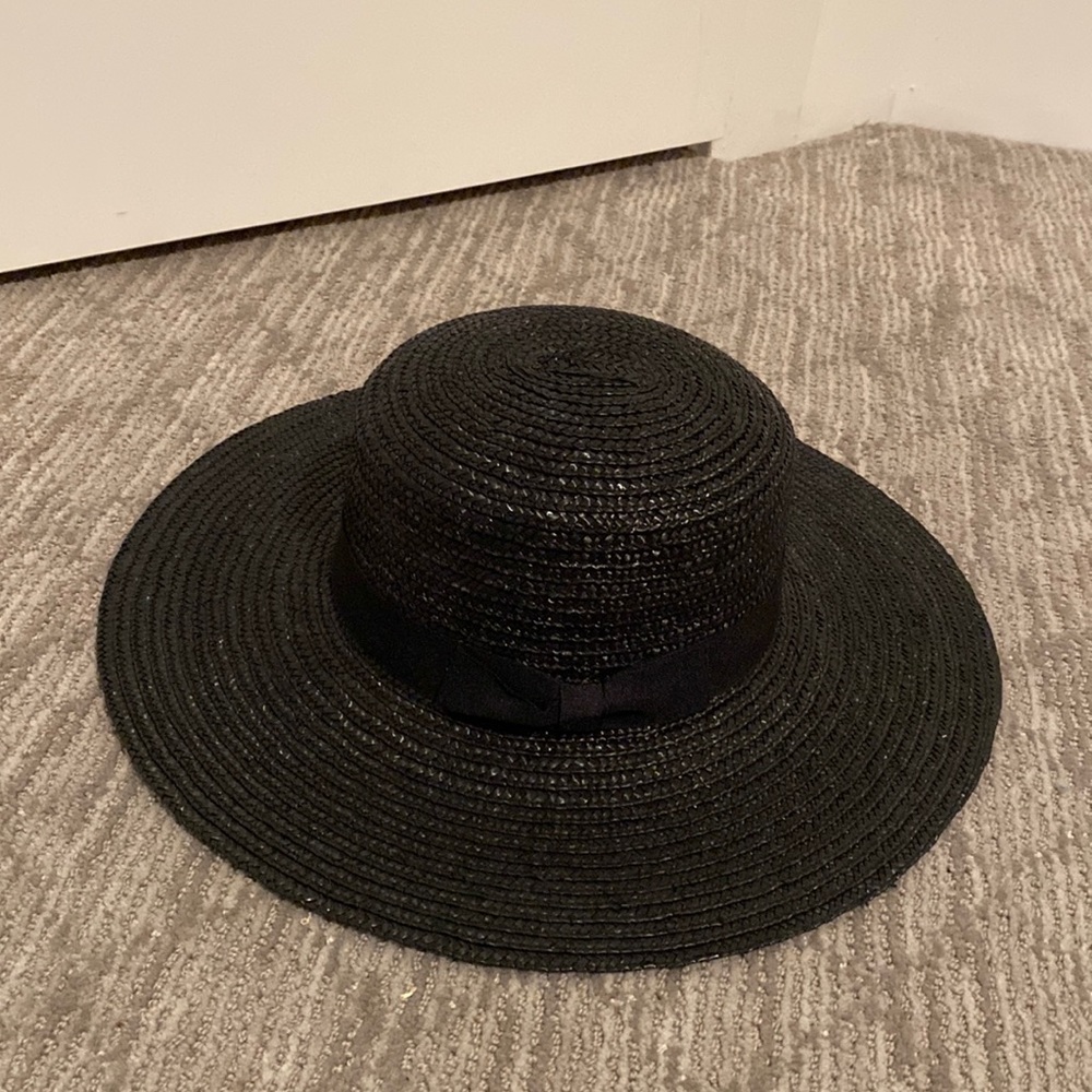 Black straw hat